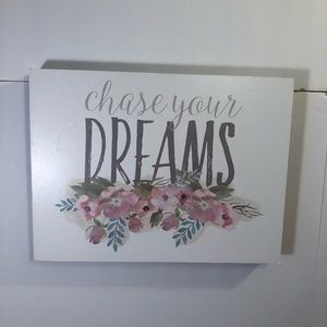“Chase Your Dreams” Canvas Decor (EUC)